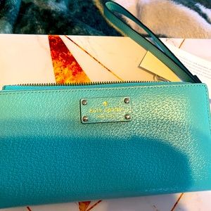 Kate Spade wristlet/wallet NWT